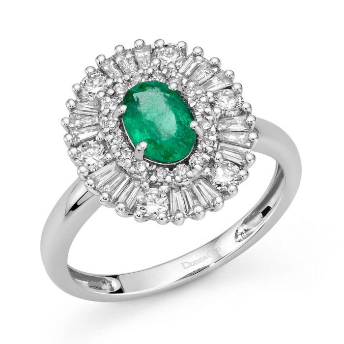 anello-oro-bianco-smeraldo-contornato-di-diamanti-donnaoro